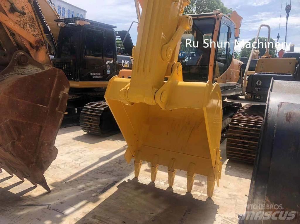 Komatsu PC220-7 Гусеничные экскаваторы