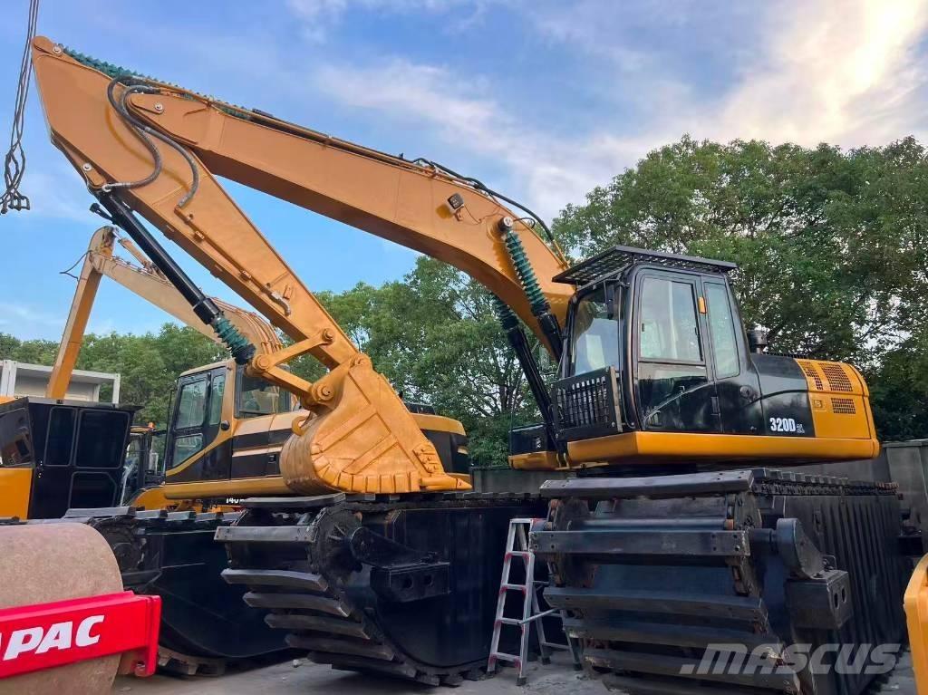 CAT 320D2 Экскаваторы-амфибии