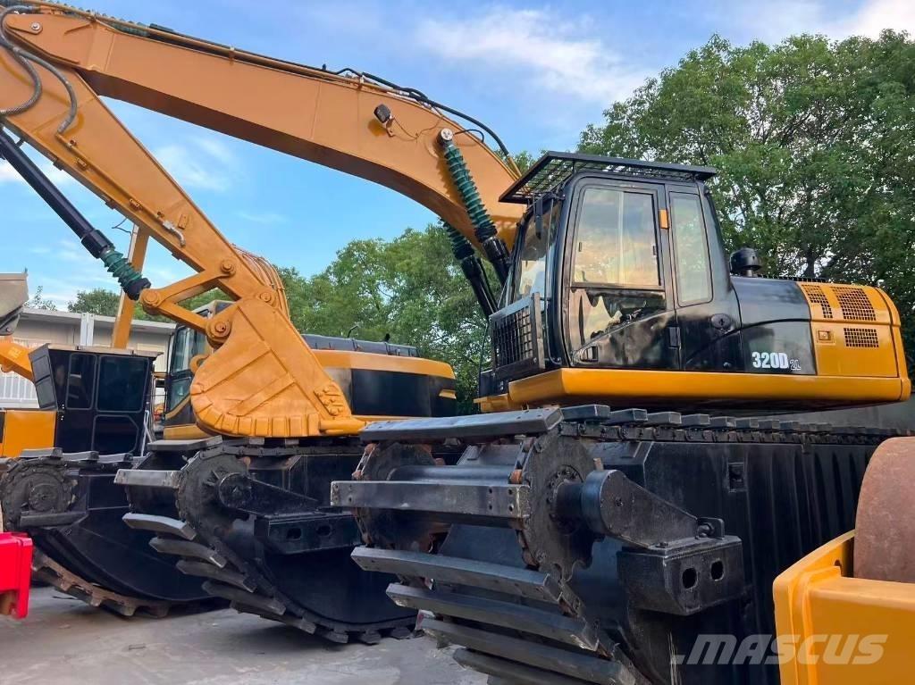 CAT 320D2 Экскаваторы-амфибии