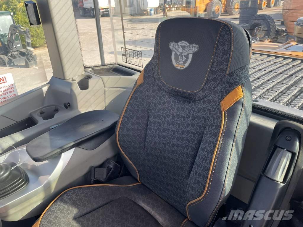 CASE 721G-XT Фронтальные погрузчики