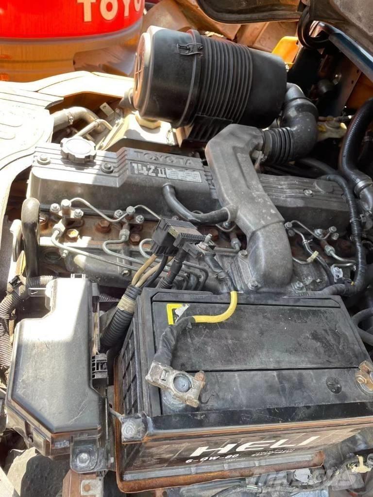 Toyota 5 ton Дизельные погрузчики