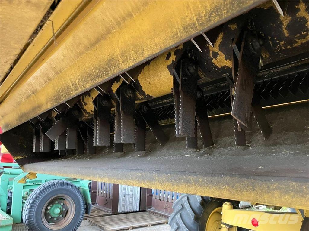 New Holland TX67 Зерноуборочные комбайны