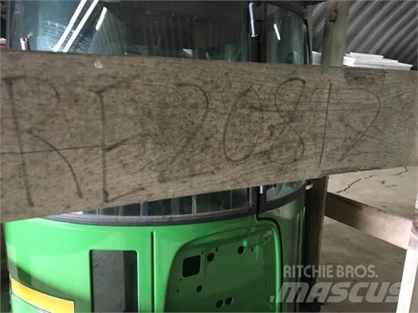 John Deere  Кабины и интерьер