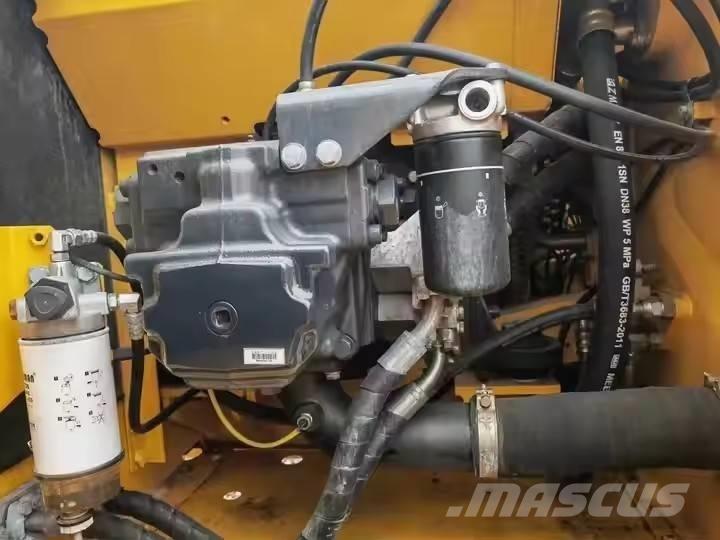 Komatsu PC 200 Гусеничные экскаваторы