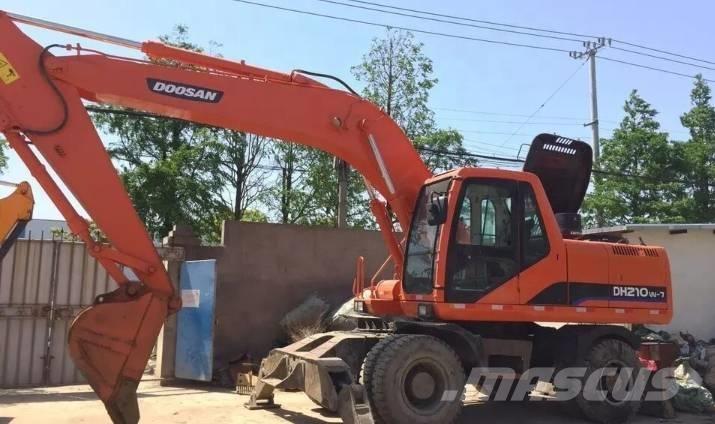 Doosan DH210W Колёсные экскаваторы