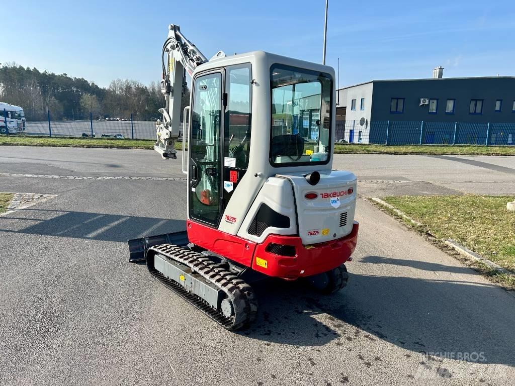 Takeuchi TB 225 Мини-экскаваторы