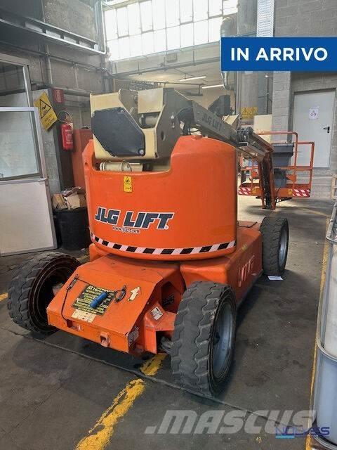 JLG E450AJ Коленчатые подъемники