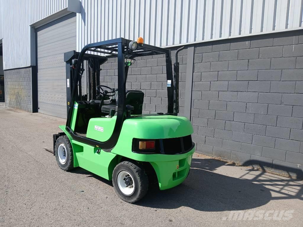 Clark CMP 25 Дизельные погрузчики
