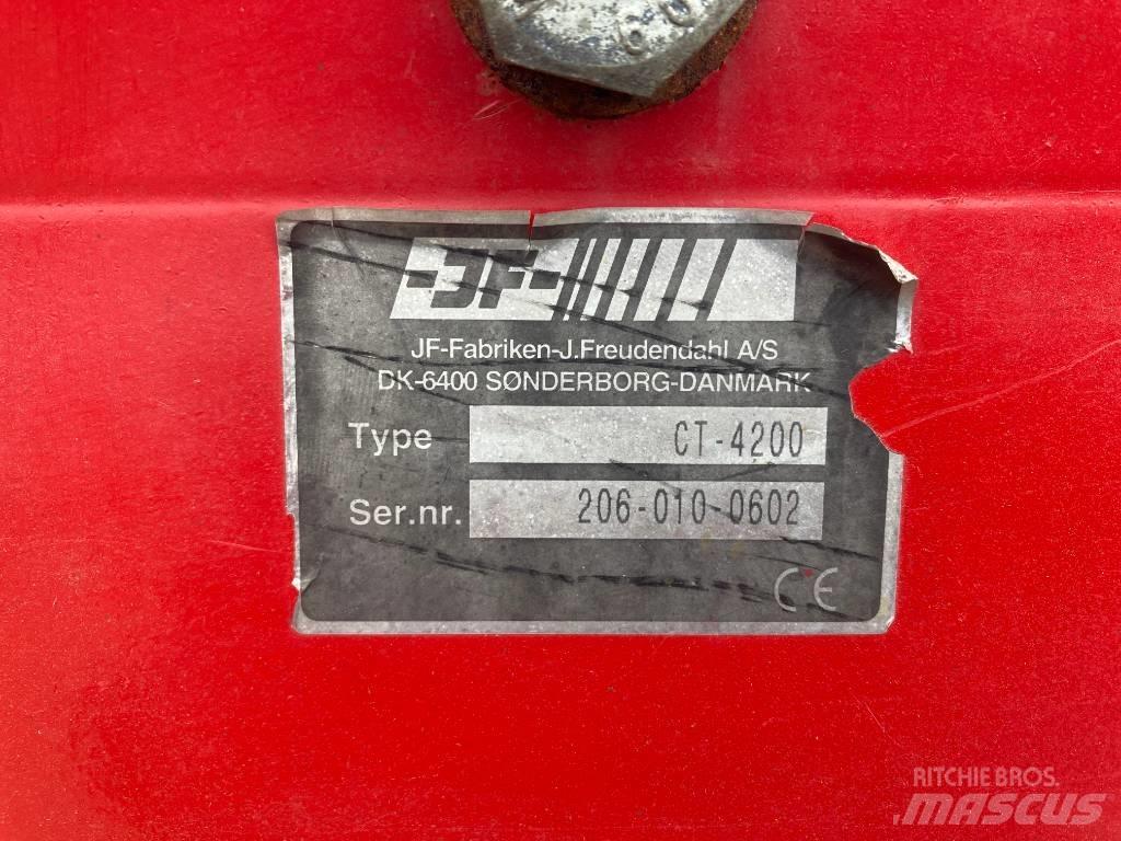 JF CT 4200 Прицепы с самозагрузкой