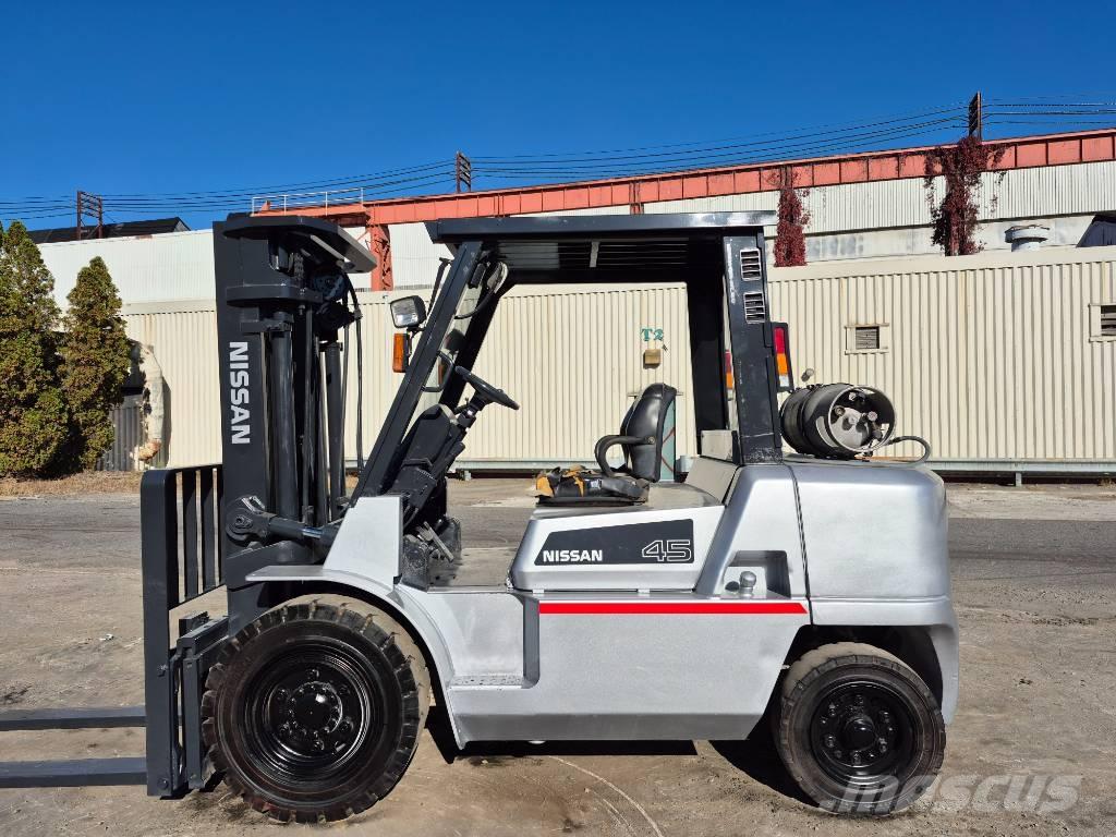 Nissan F04 B 40 H Другие складские механизмы