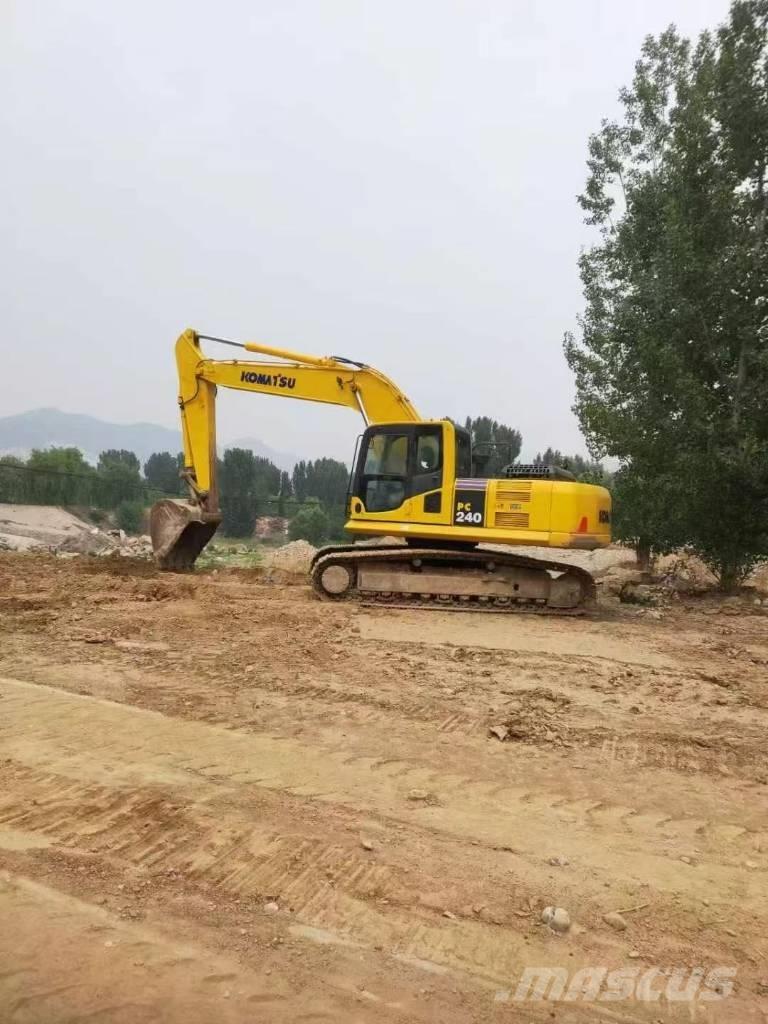 Komatsu PC 240 Гусеничные экскаваторы