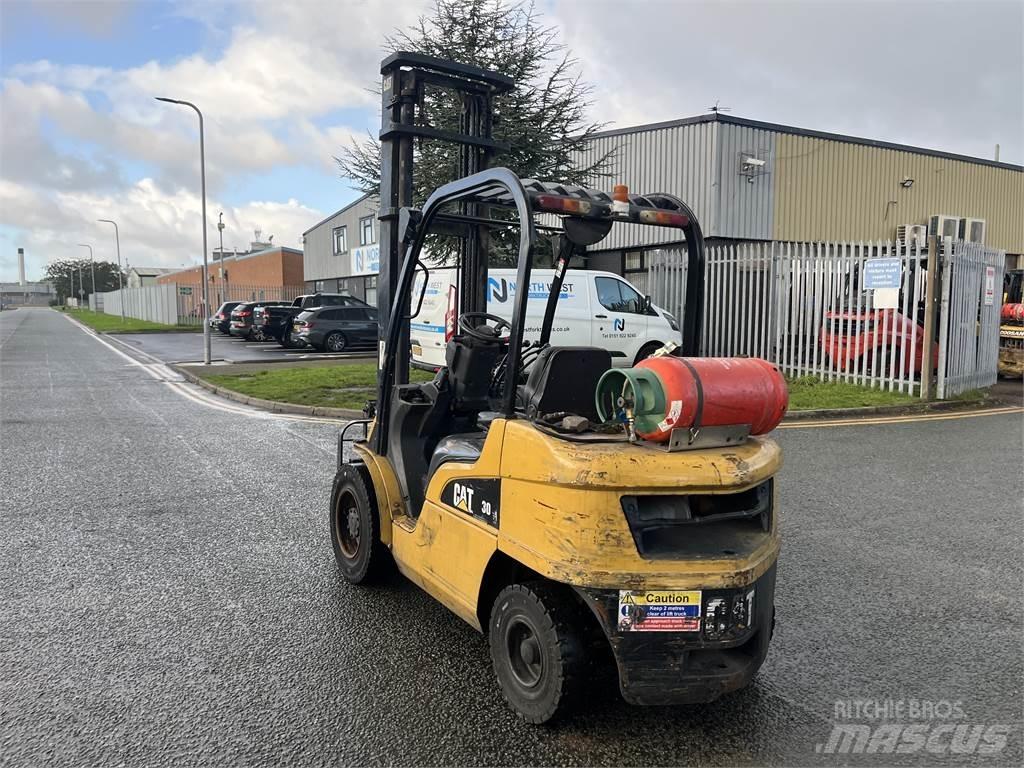 CAT GP30N Газовые погрузчики