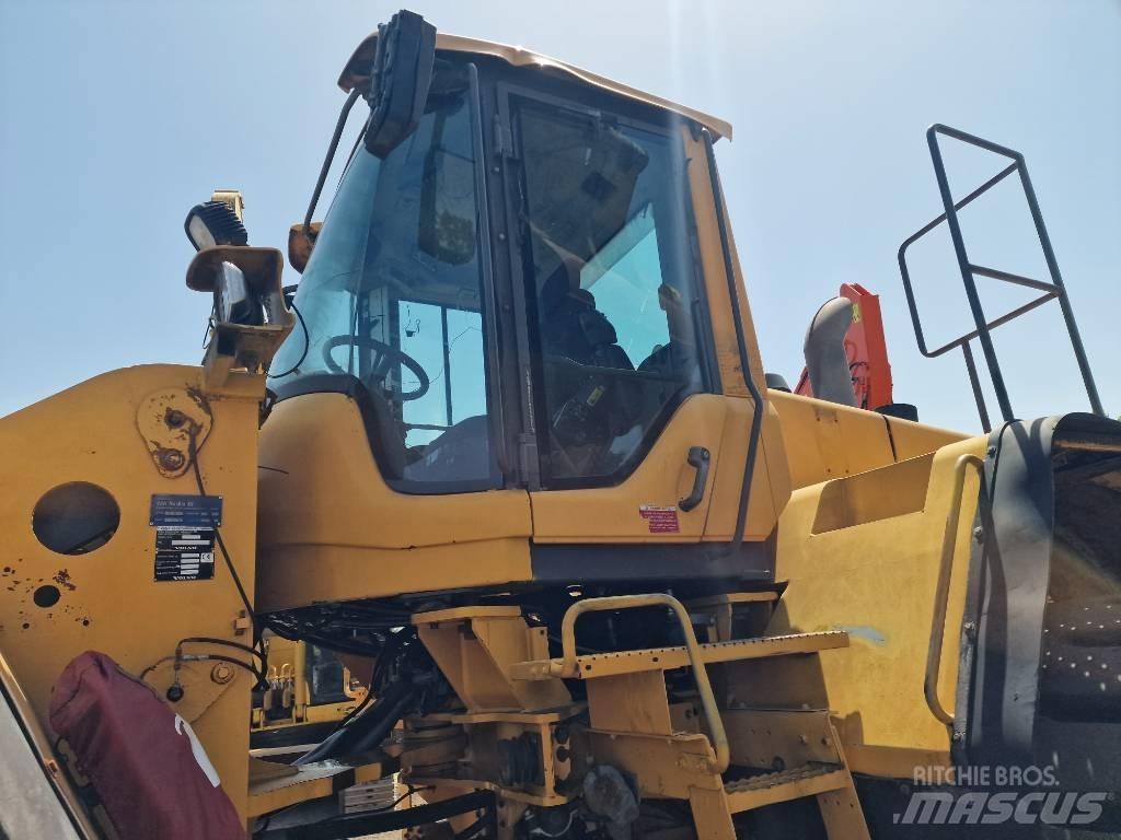 Volvo L 220 F Фронтальные погрузчики