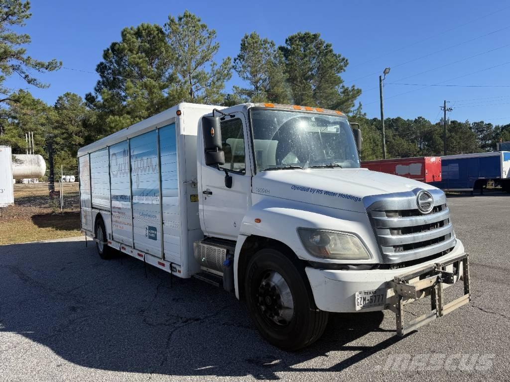 Hino 338 Грузовики для доставки напитков