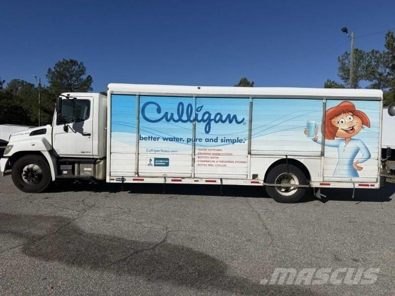 Hino 338 Грузовики для доставки напитков