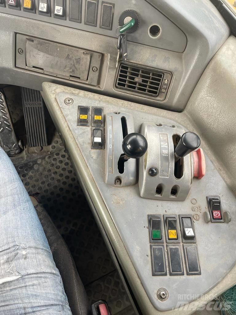 Volvo A40D Шарнирно-сочленённые самосвалы