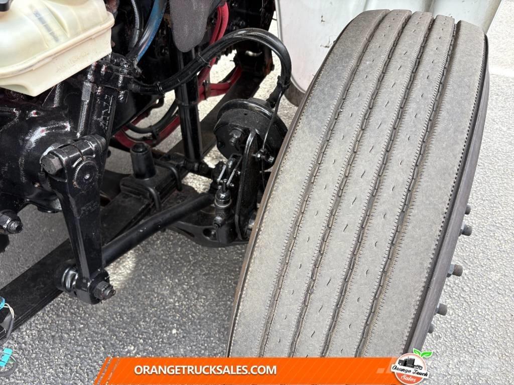 Freightliner M2 Шасси с кабиной