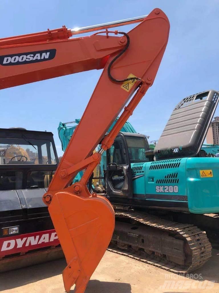 Doosan DH220LC-7 Гусеничные экскаваторы
