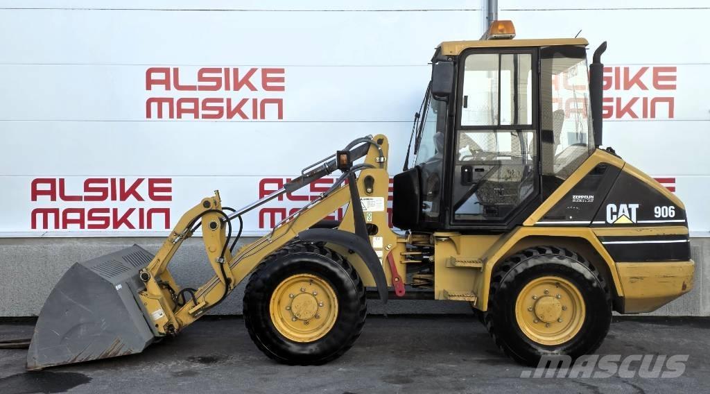 CAT 906 Фронтальные погрузчики