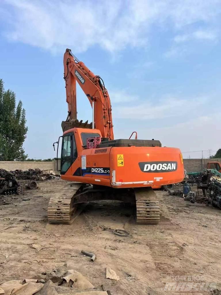 Doosan DH 225 LC-9 Гусеничные экскаваторы