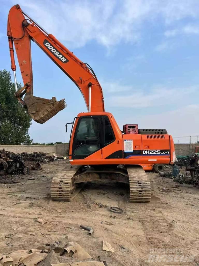 Doosan DH 225 LC-9 Гусеничные экскаваторы