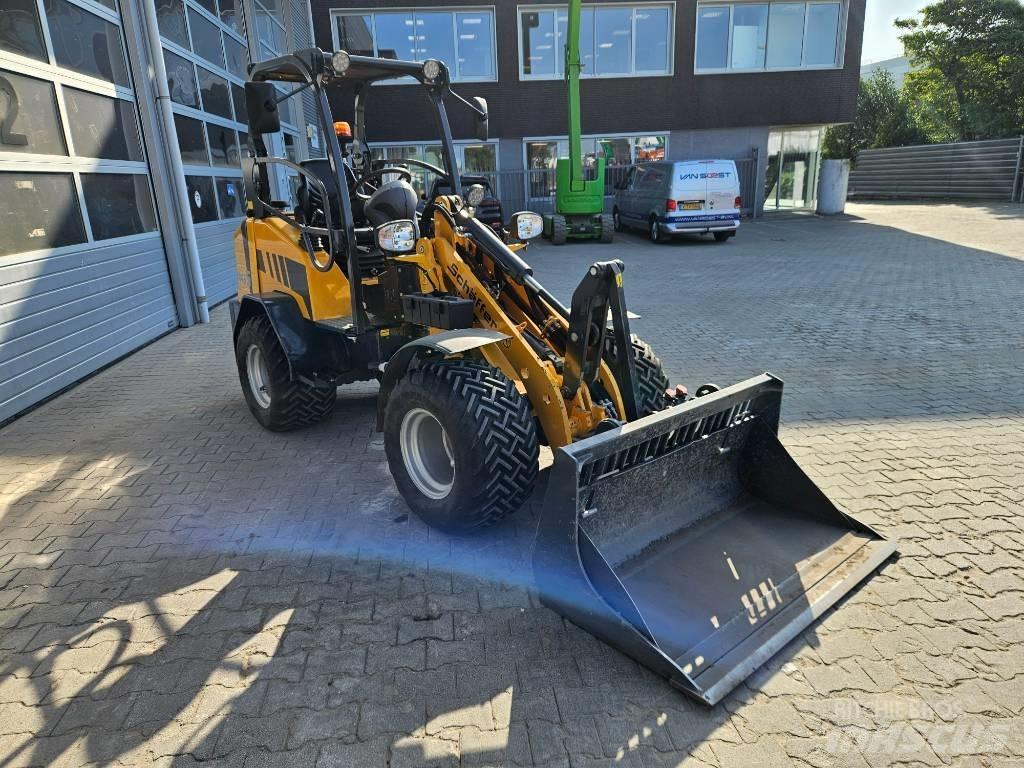 Schäffer 2445S Малые погрузчики