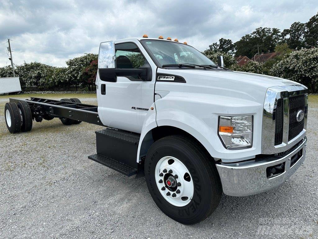 Ford F-750 Шасси с кабиной