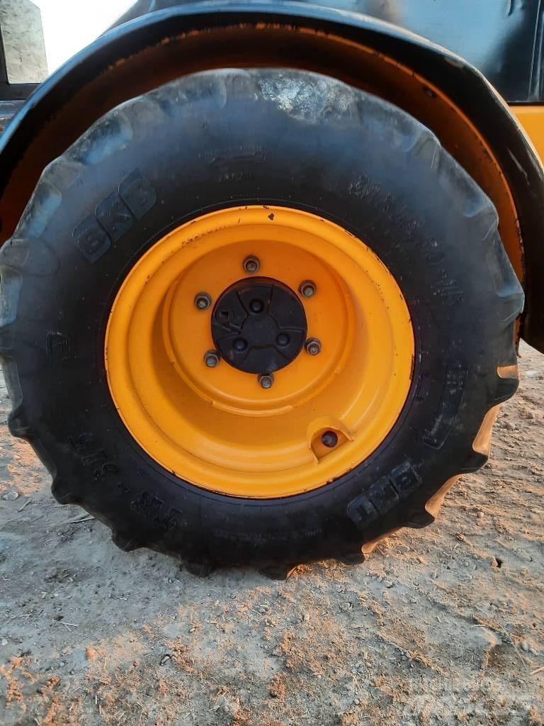 JCB 403 Малые погрузчики