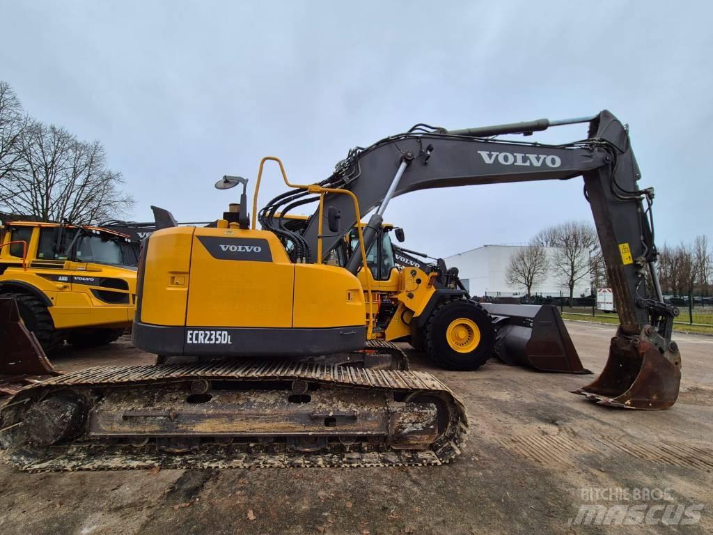 Volvo ECR 235 D Гусеничные экскаваторы