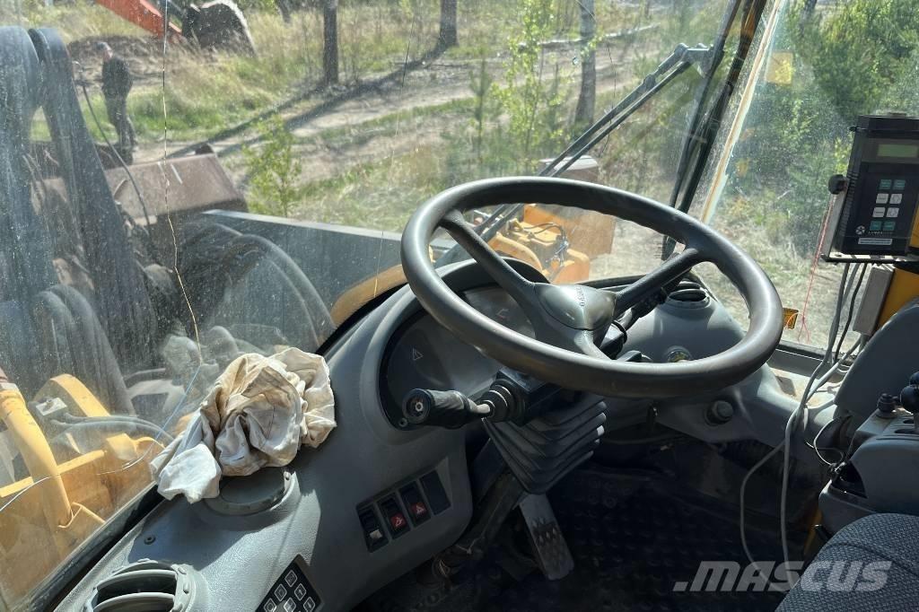 Volvo L 220 Фронтальные погрузчики