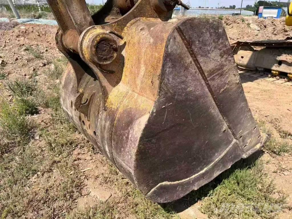 Komatsu PC 220-8MO Гусеничные экскаваторы