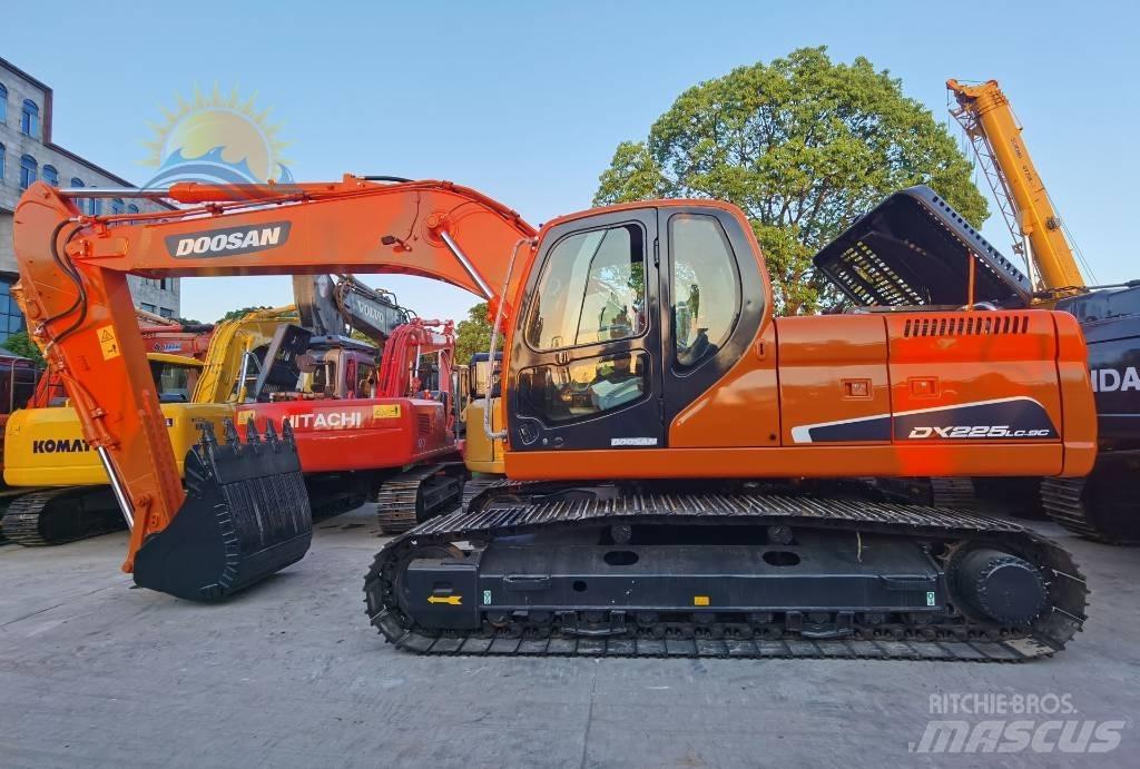 Doosan DX 225 LC Гусеничные экскаваторы