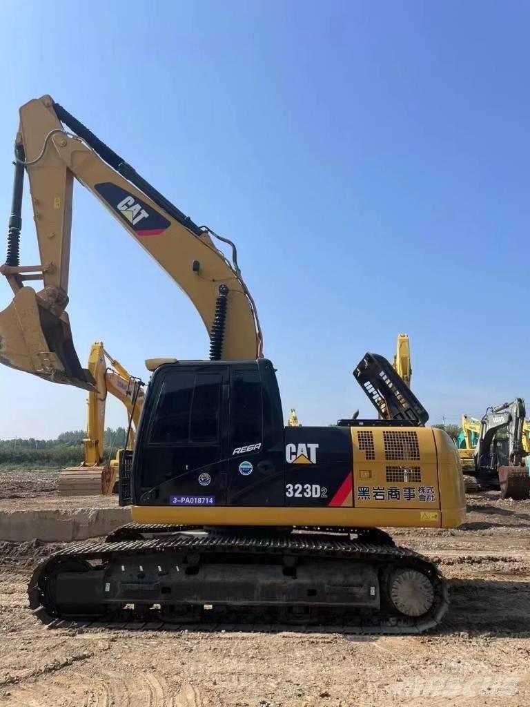 CAT 323 D Гусеничные экскаваторы
