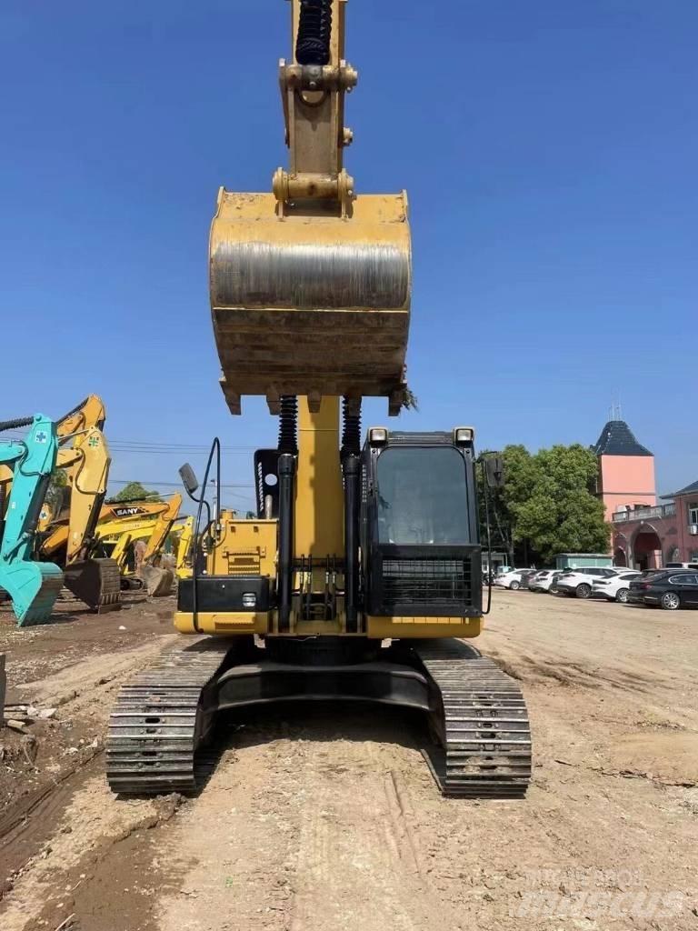 CAT 323 D Гусеничные экскаваторы