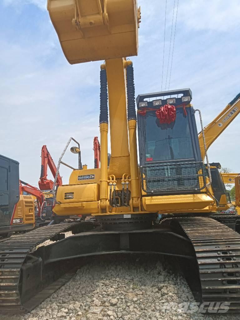 Komatsu PC 240 Гусеничные экскаваторы