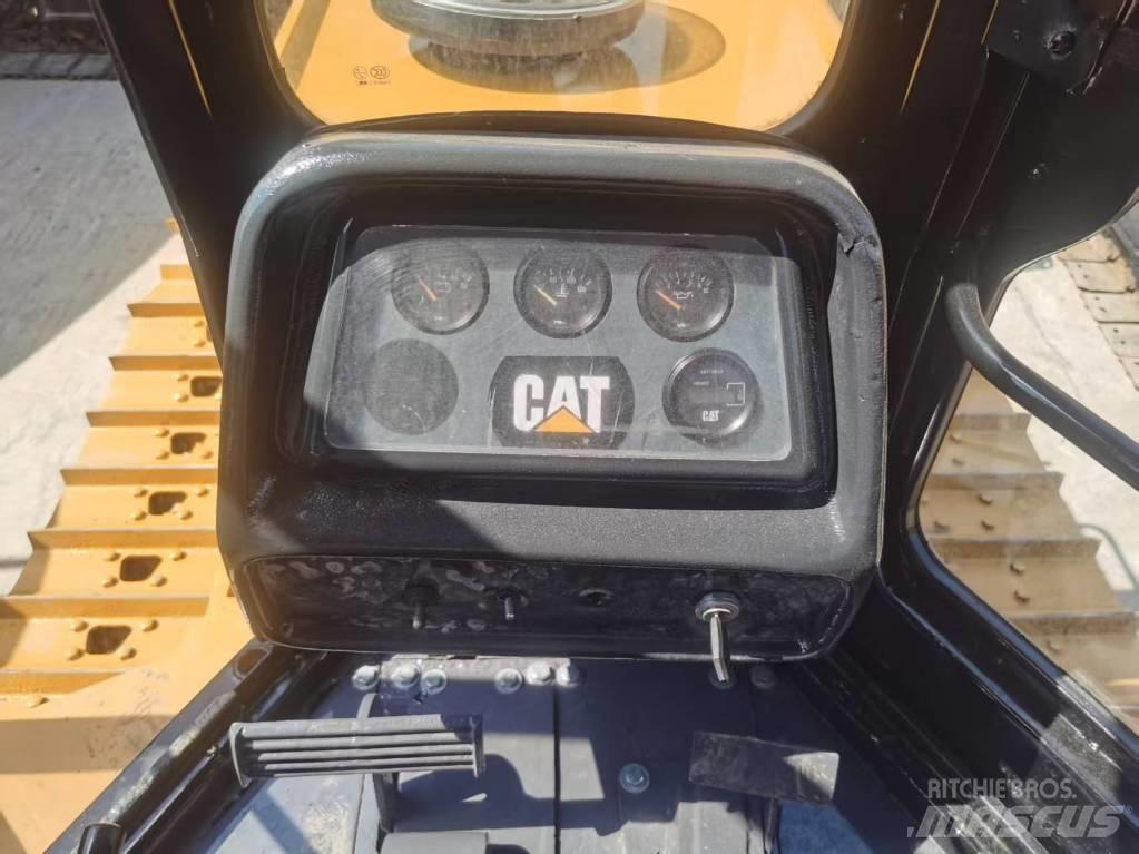 CAT D 5 K Гусеничные бульдозеры
