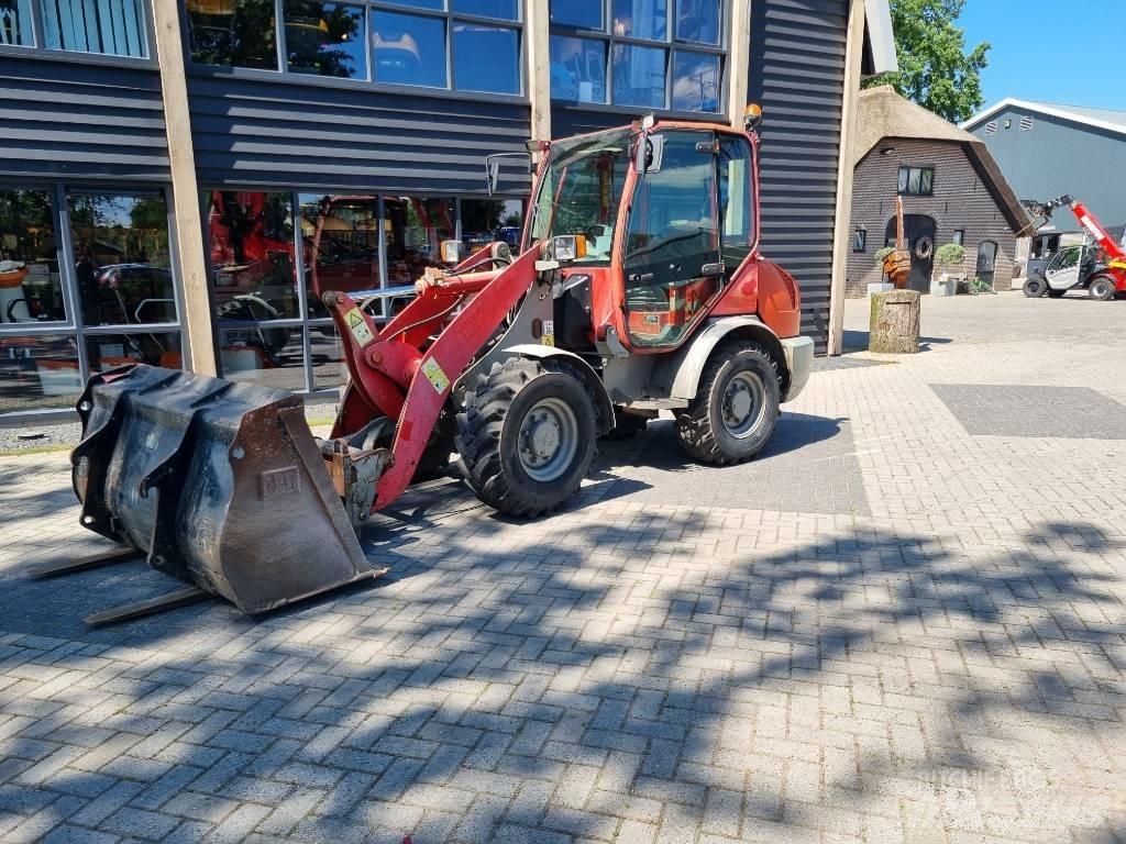 Komatsu WA 70-5 Фронтальные погрузчики