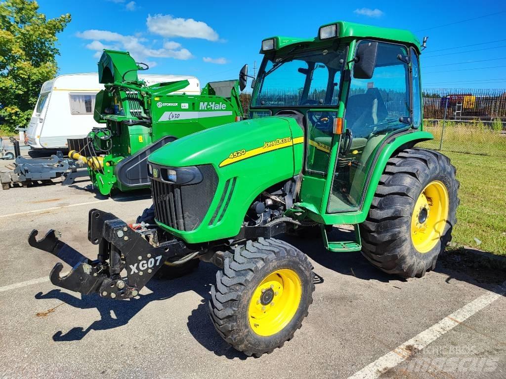 John Deere 4520 Коммунальные тракторы