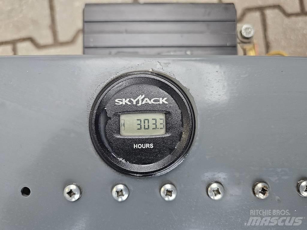 SkyJack SJ III4632 Ножничные подъемники