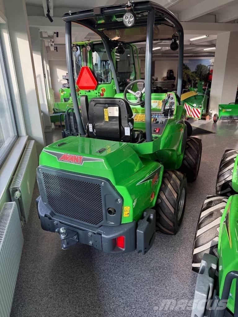 Avant 528 Мини-погрузчики