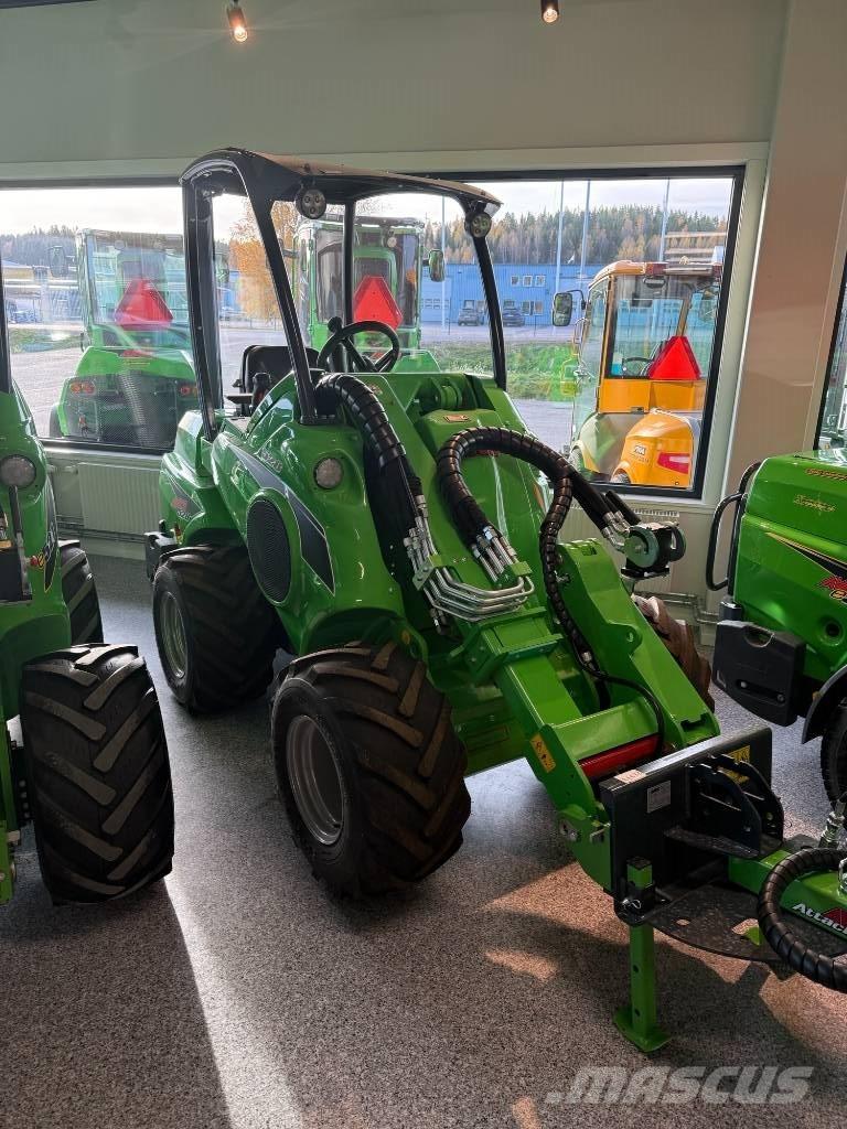 Avant 528 Мини-погрузчики