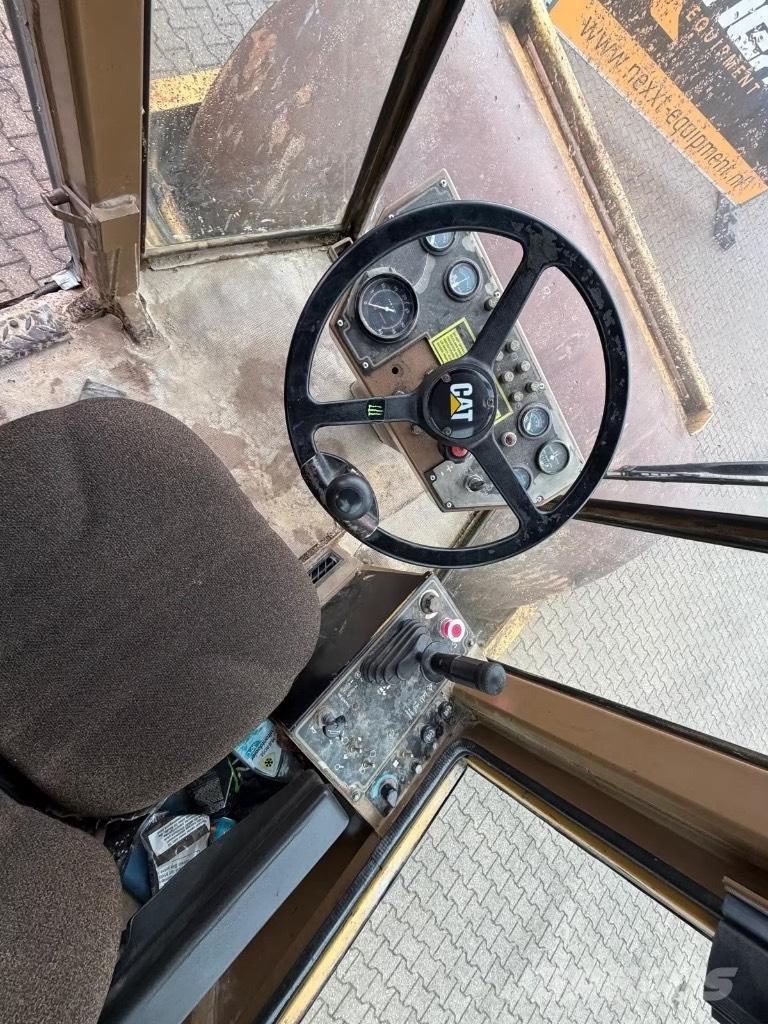 CAT CS 563 AW Грунтовые катки