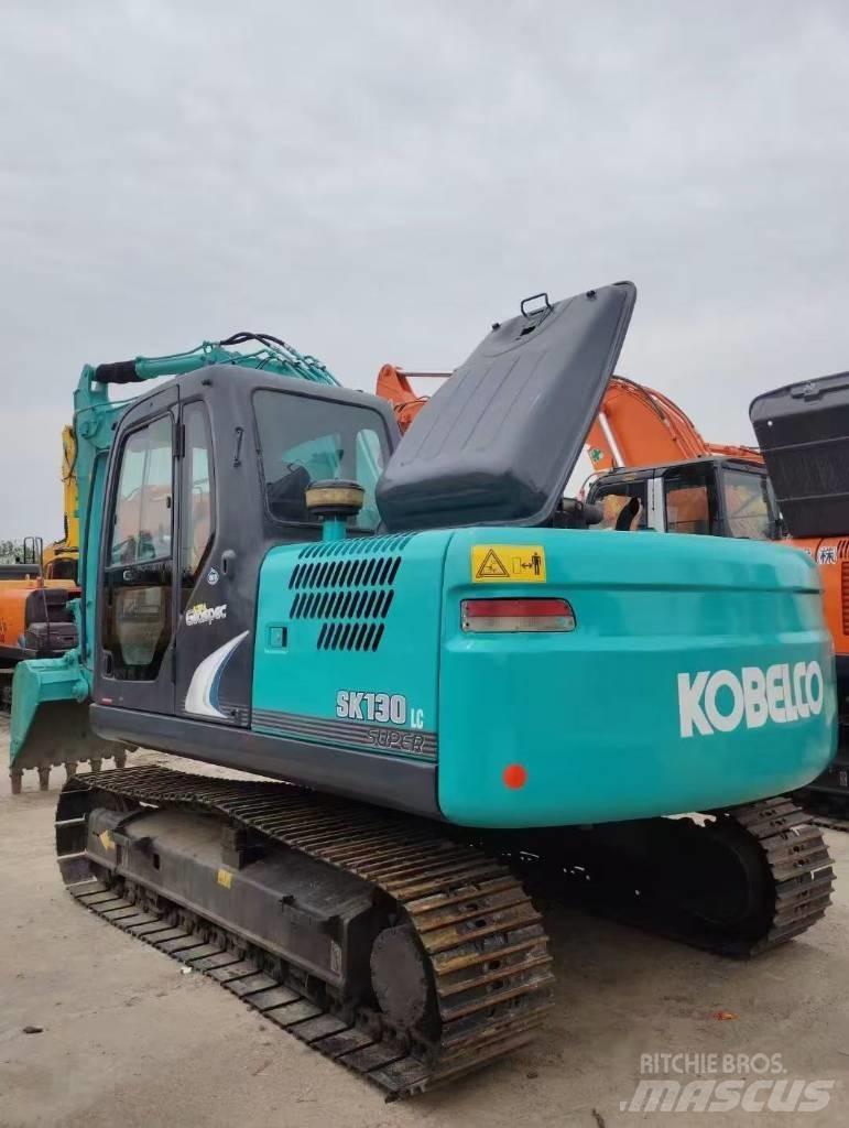 Kobelco 130 Гусеничные экскаваторы