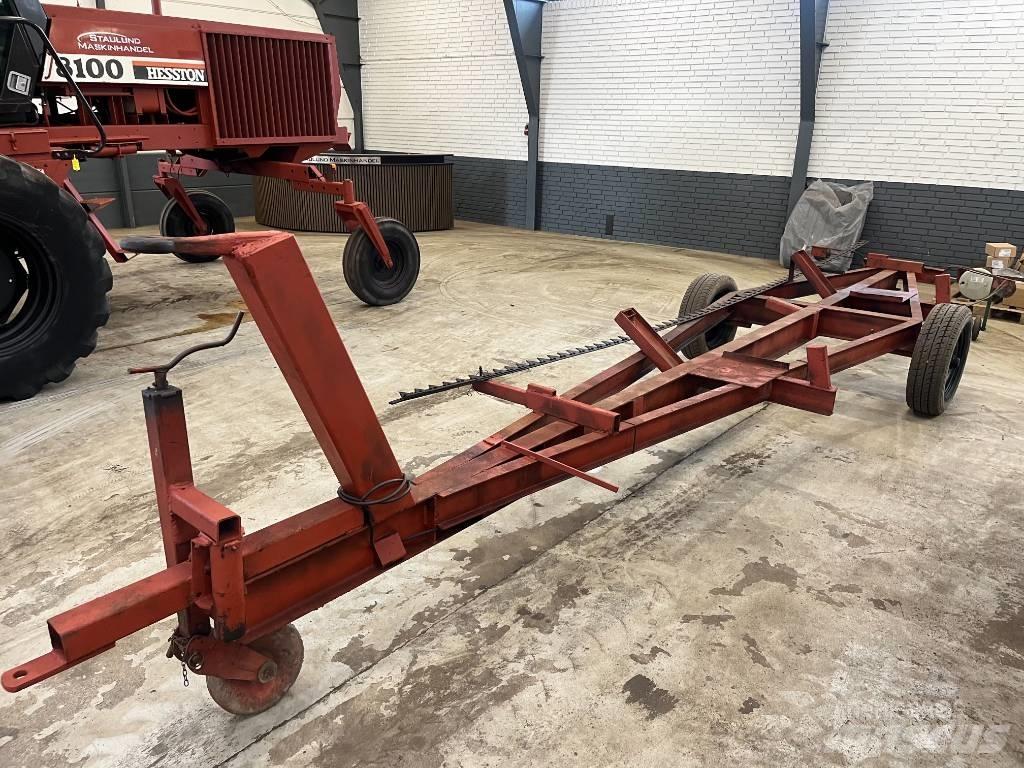 Hesston 8100 Уборочные комбайны