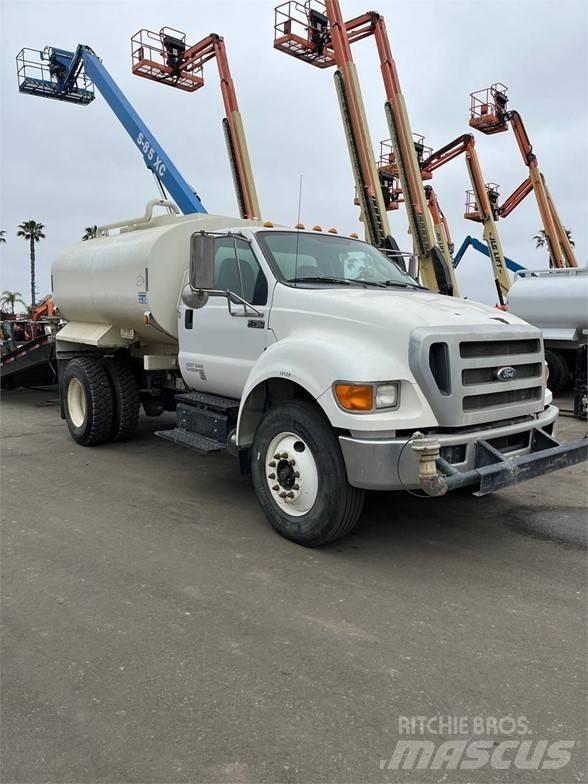 Ford F750 Грузовики-цистерны