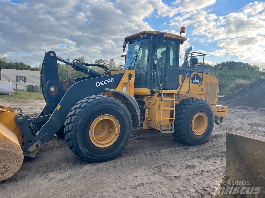 DEERE 724P Фронтальные погрузчики