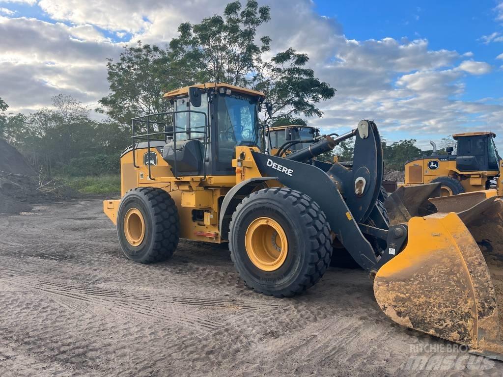 DEERE 724P Фронтальные погрузчики