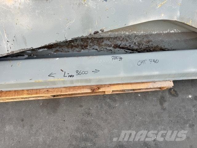 CAT 740 TAILGATE Шарнирно-сочленённые самосвалы