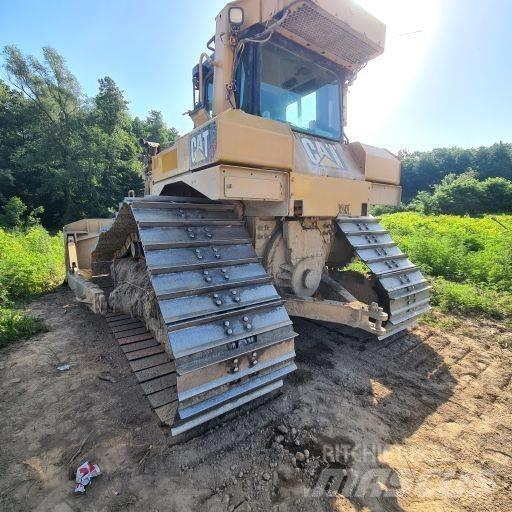 CAT D 6 T LGP Гусеничные бульдозеры