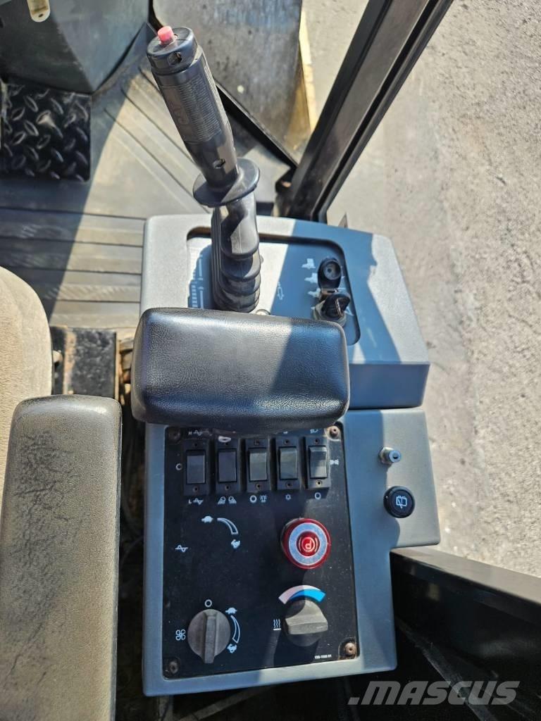 CAT CS 423 E Грунтовые катки